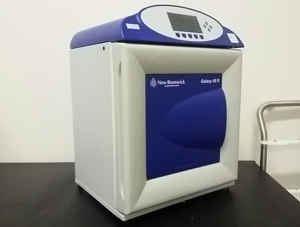 New Brunswick Scientific Galaxy 48R Midsize Benchtop CO2 Incubator