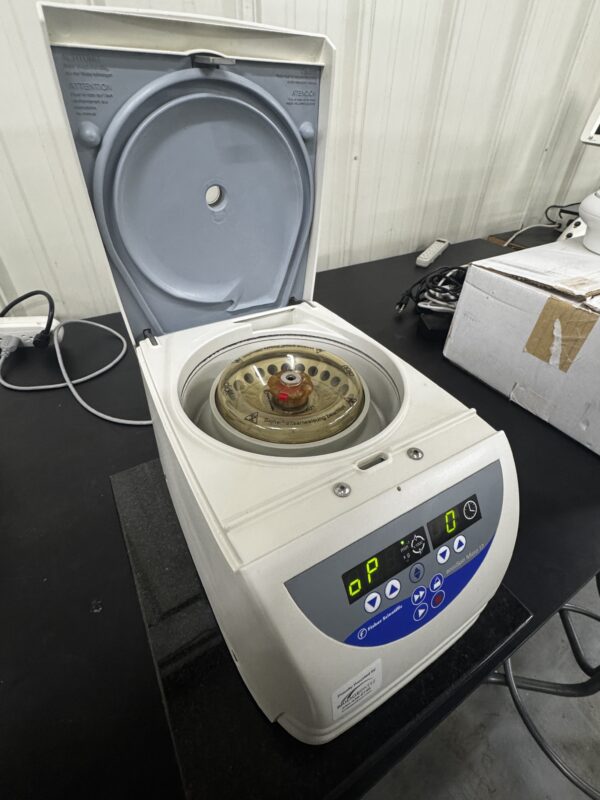 Fisher Scientific Accuspin Micro 17 Centrifuge - Image 7
