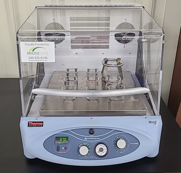 Thermo Scientific MaxQ 4000 Incubated and Refrigerated Orbital Shaker - Image 3