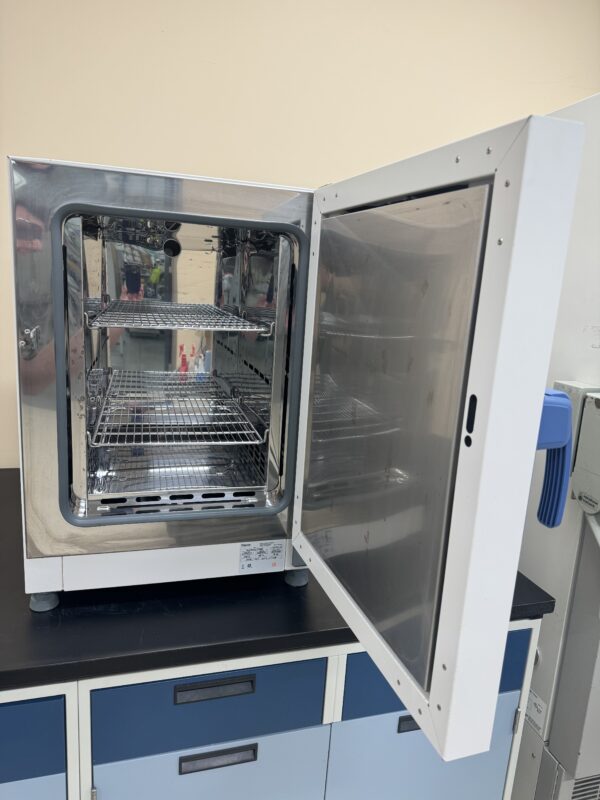 Thermo Scientific Heratherm OSG60 Gravity Convection Oven - Image 5