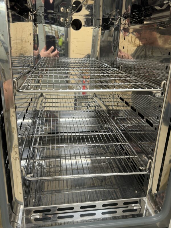 Thermo Scientific Heratherm OSG60 Gravity Convection Oven - Image 4