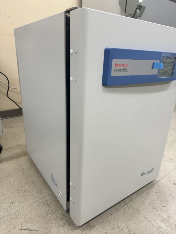 Thermo Scientific Forma Steri-Cycle i160 CO2 Incubator - Image 3