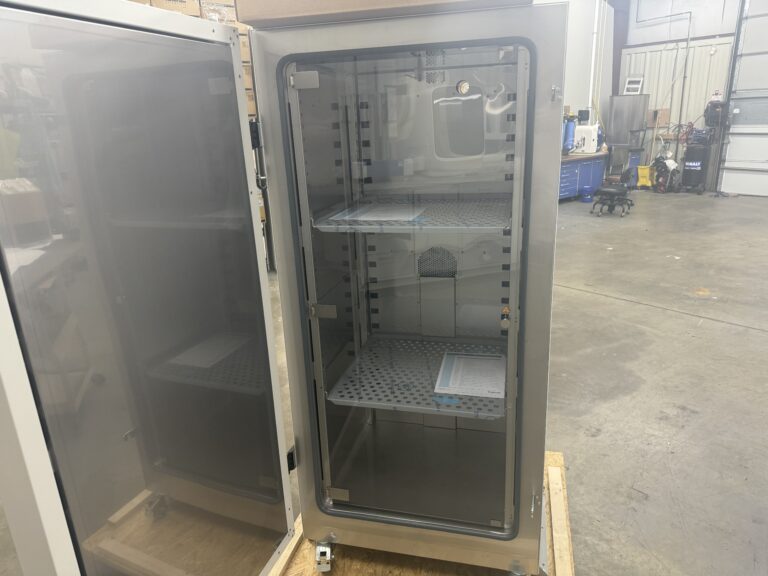 14076 IMH 400 Incubator Front Open