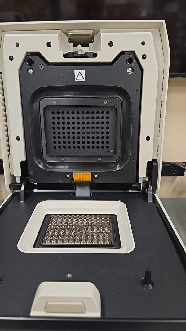 Bio-Rad C1000 CFX96 Real-Time Thermal Cycler System - Image 11