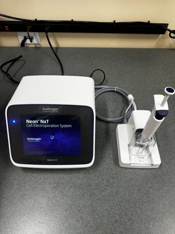 Thermo Scientific Neon NxT Electroporation System - Image 9