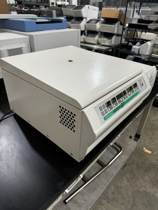 Sorvall Legend RT Refrigerated Centrifuge With Rotor and Buckets - Image 4