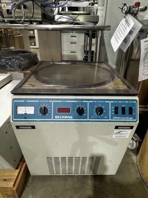 Beckman GPKR Refrigerated Knee Well Centrifuge