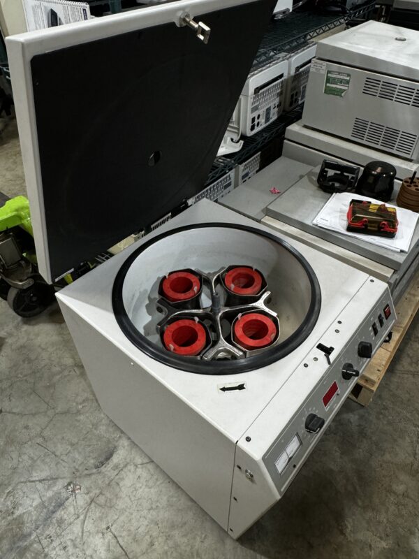 Beckman Allegra 6KR Refrigerated Knee-Well Centrifuge with GH 3.7 Rotor - Image 2