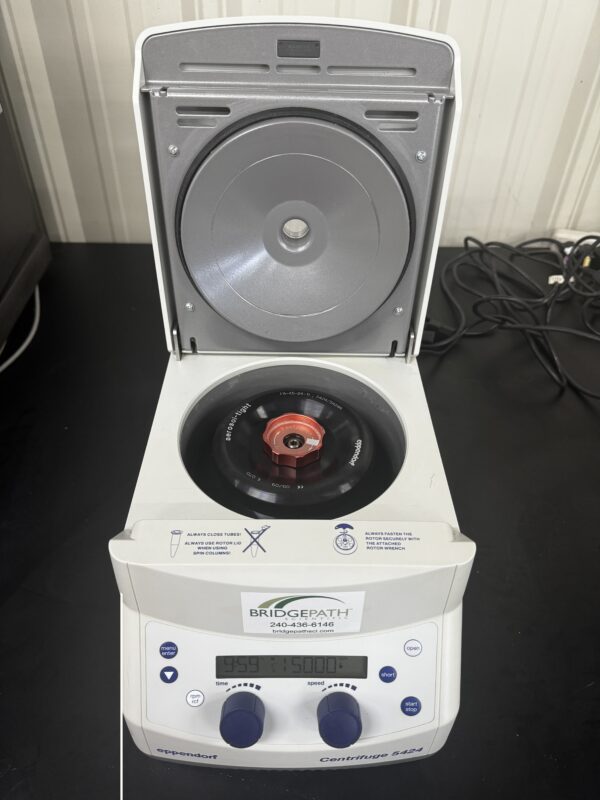 Eppendorf 5424 Microfuge Benchtop Centrifuge