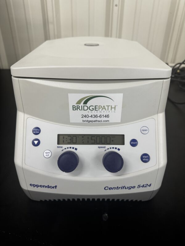 Eppendorf 5424 Microfuge Benchtop Centrifuge - Image 4