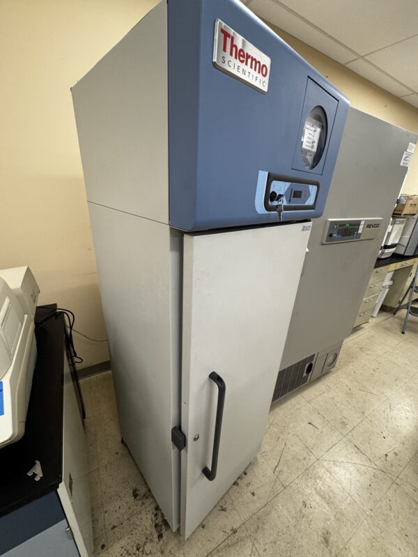 Thermo Scientific ULT1230A Revco Freezer 11.5-cu ft | 326 L - Image 2