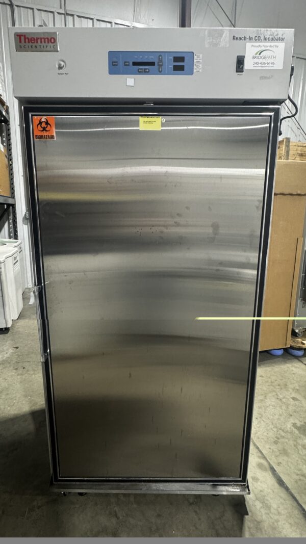 Thermo Scientific Model 3950, 29 cu. ft. 'Reach-In' C02 Incubator - Image 6