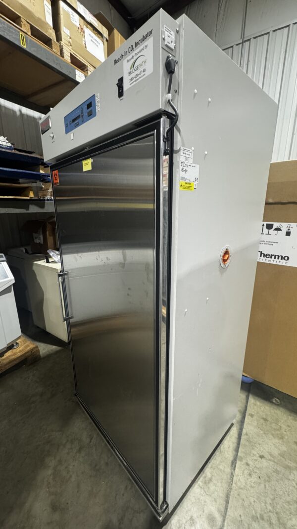 Thermo Scientific Model 3950, 29 cu. ft. 'Reach-In' C02 Incubator - Image 4