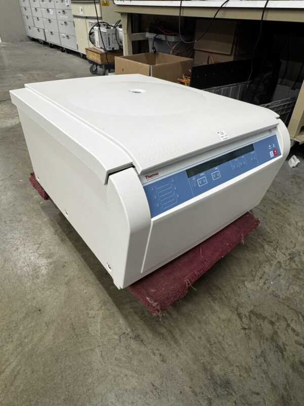Thermo Scientific Sorvall 4510 ST 40 Benchtop Centrifuge - Image 3