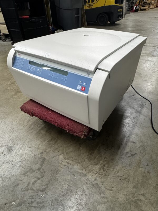 Thermo Scientific Sorvall 4510 ST 40 Benchtop Centrifuge - Image 2