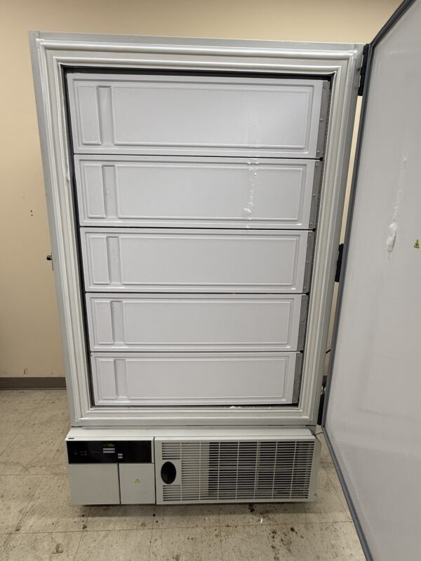 Thermo Fisher Scientific U86-25A4B 25 cu.ft. Ultralow -80C Freezer - Image 5